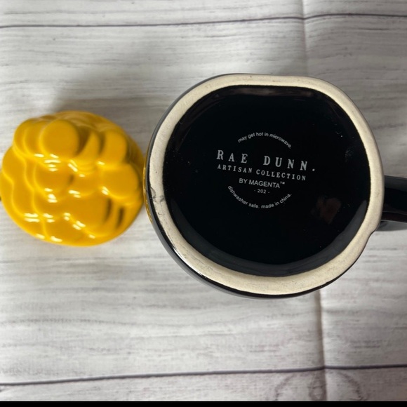 Rae Dunn coffee mug with topper - Picture 2 of 4